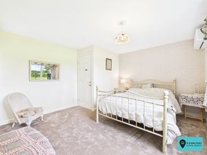 Bedroom- click for photo gallery